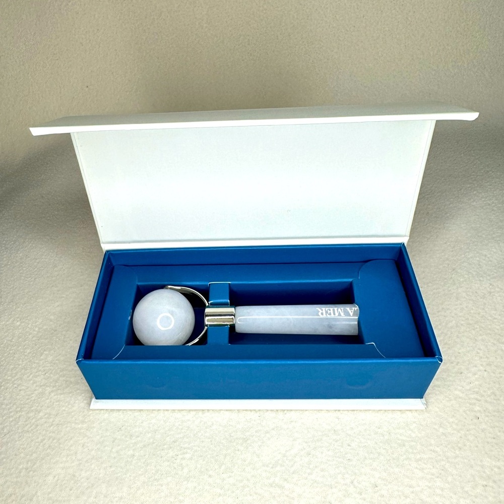 La Mer Pink Quartz Facial Roller Massage -Brand new.